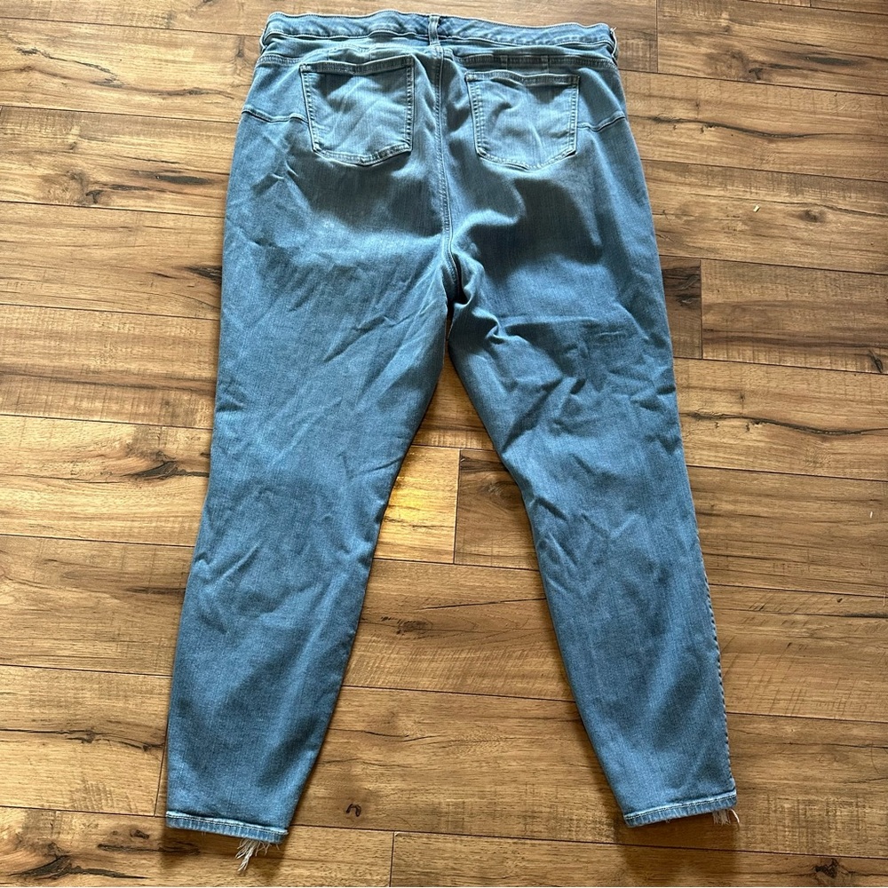 Torrid Lightly Distressed Bombshell Skinny Jeans size 20r - Picture 9 of 9